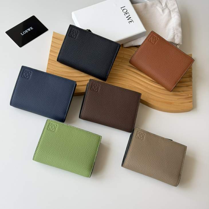 Picture of Loewe Handbags _SKUfw239910351fw